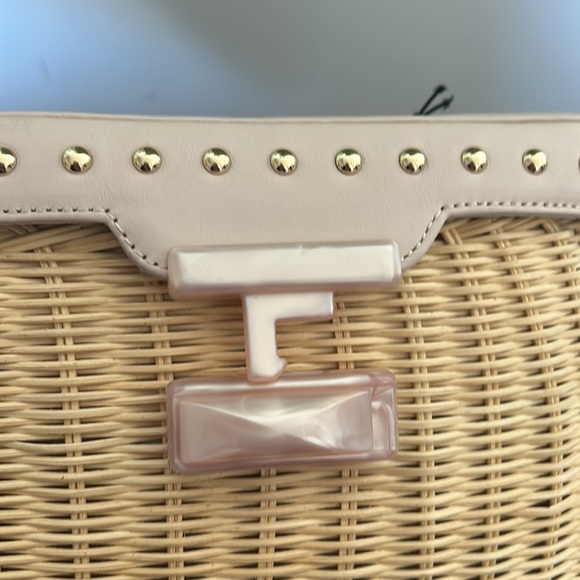 BTB Los Angeles Mason Crossbody in Pink - Picture 10 of 13